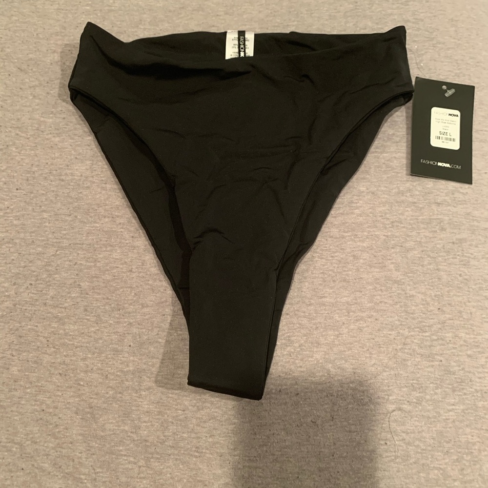 Fashion nova bikini bottoms